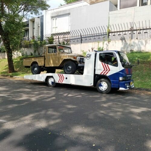 Evakuasi mobil mogok