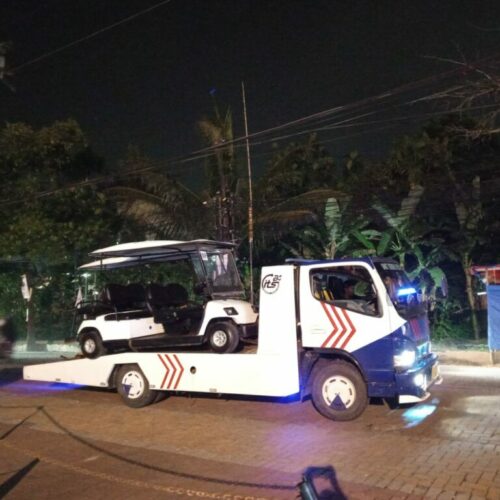 Layanan derek mobil